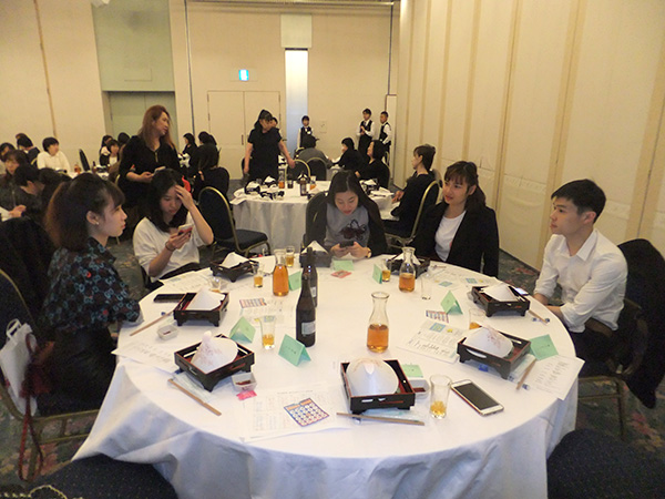 創立50周年「感謝の集い」-懇親会・歓談の様子(1)